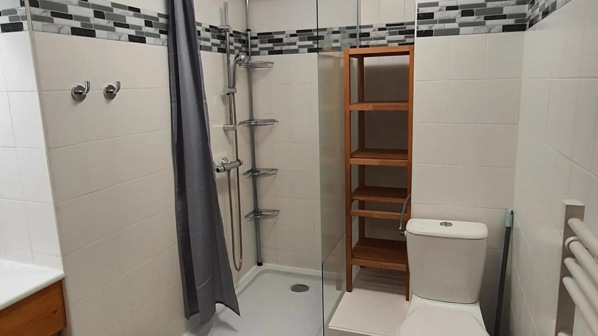 Location Appartement 2 Pieces 30M² 4 Pers Aux Menuires Avec Balcon Plein Sud, Pied Des Pistes - Fr-1-178-384 Les Bruyères